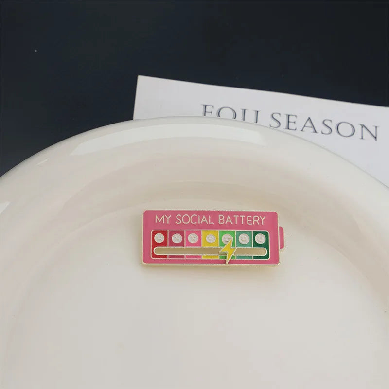 Mood Conversion Energy Brooch for Women Men My Social Battery Badge Expression Pins Brooches on Clothes